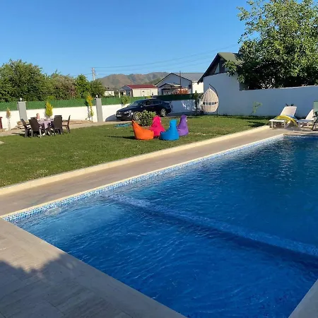 别墅 Luxury With Pool In *