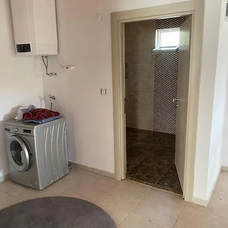 Luxury With Pool In 马尔马里斯